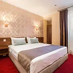 ゲストハウス Bucur 9 3*