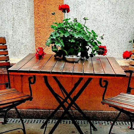 Bucur 9 3* Boekarest