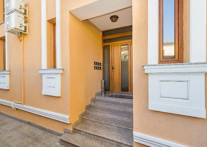 Affittacamere Bucur 9 3*